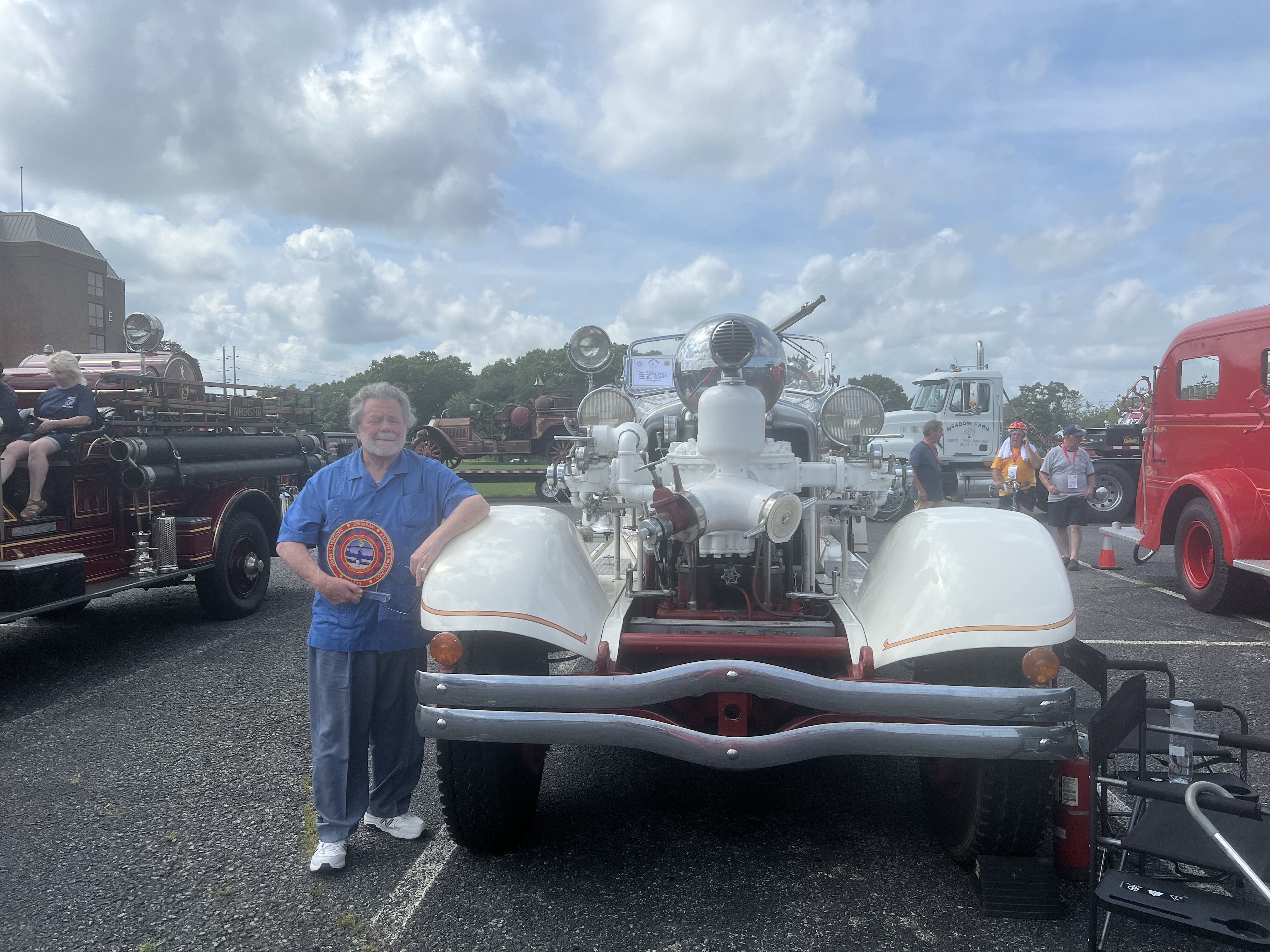 Dick Shappy wins "Most Original Apparatus" award for his 1939 Ahrens Fox HT Hercules truck